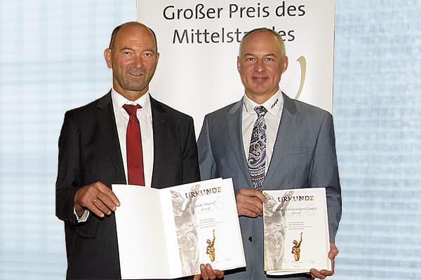 Petra und Pascal Mangold bei der Preisverleihung