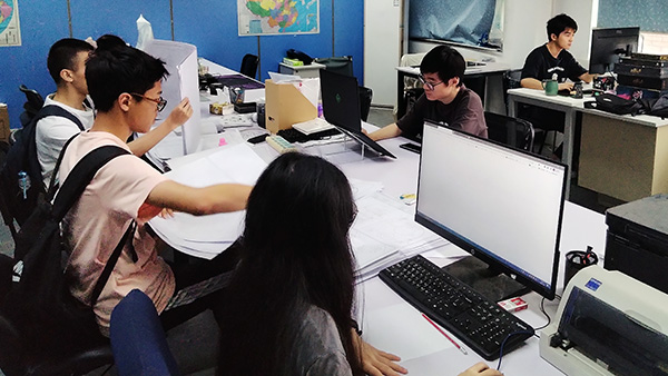 Guangdong Engineering Graphics Society students at work
