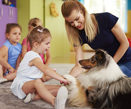 Verhaltensforschung – Kinder und Therapiehunde