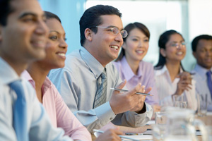 Humor in TeamMeetings fördert die Leistung