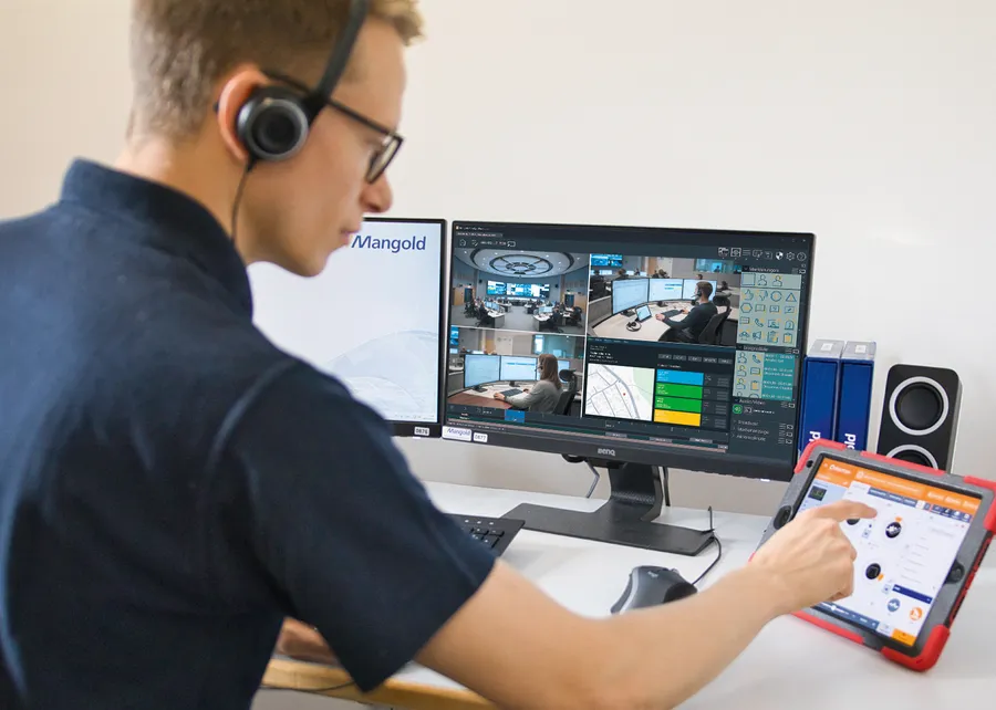 Control Room Trainer Conducting Training