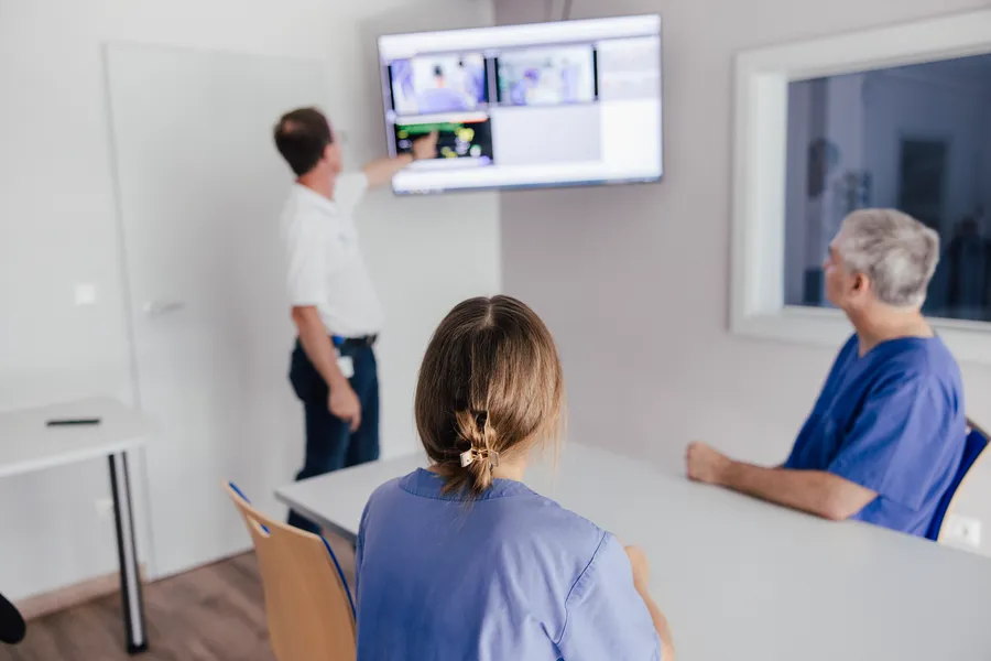 Mangold SimStation Debriefing