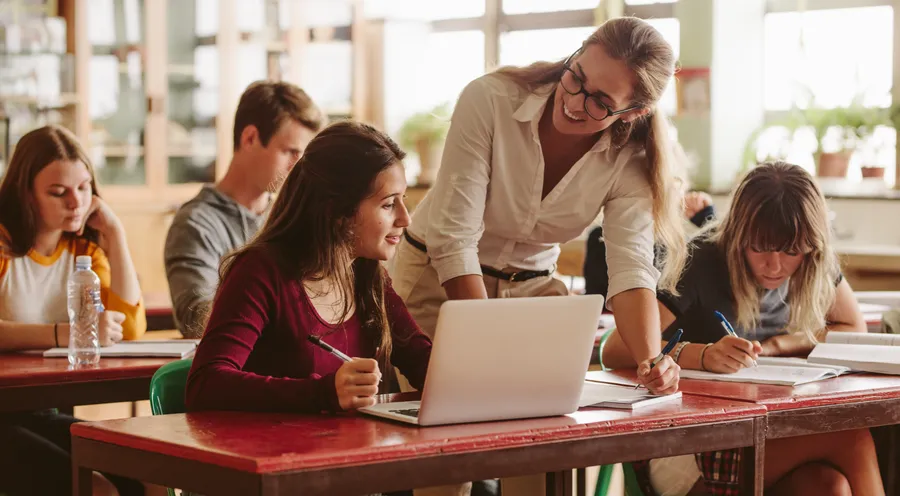 Research project by Prof. Dr. Jens Siemon exploring teacher-student interactions during open learning phases using Mangold INTERACT for synchronized multi-camera observation and analysis.