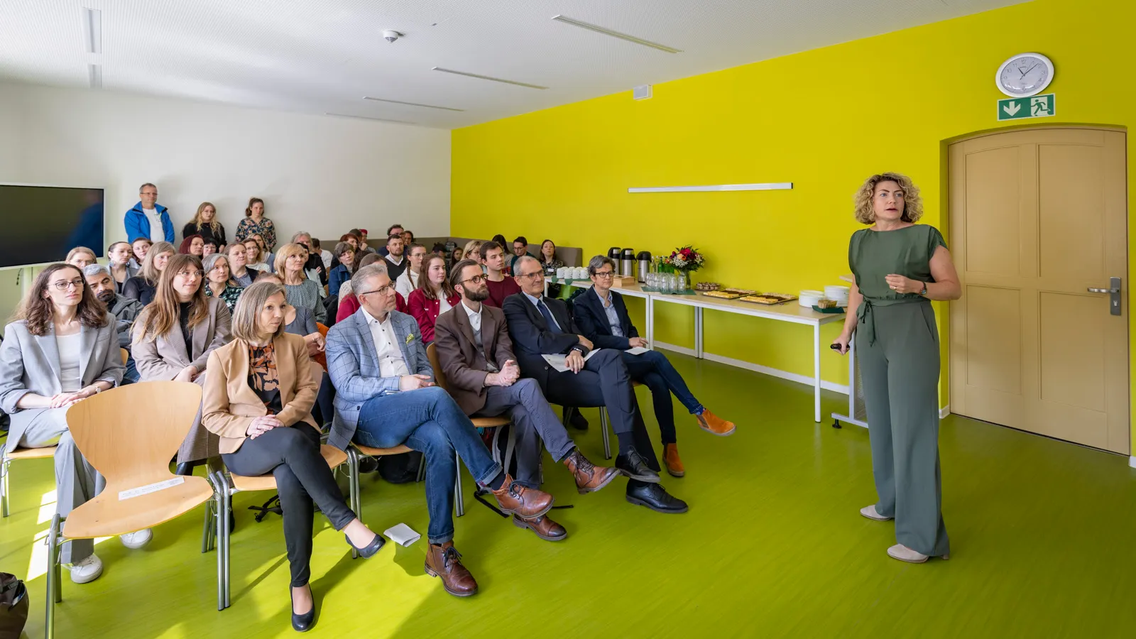 Teaching research feedback session