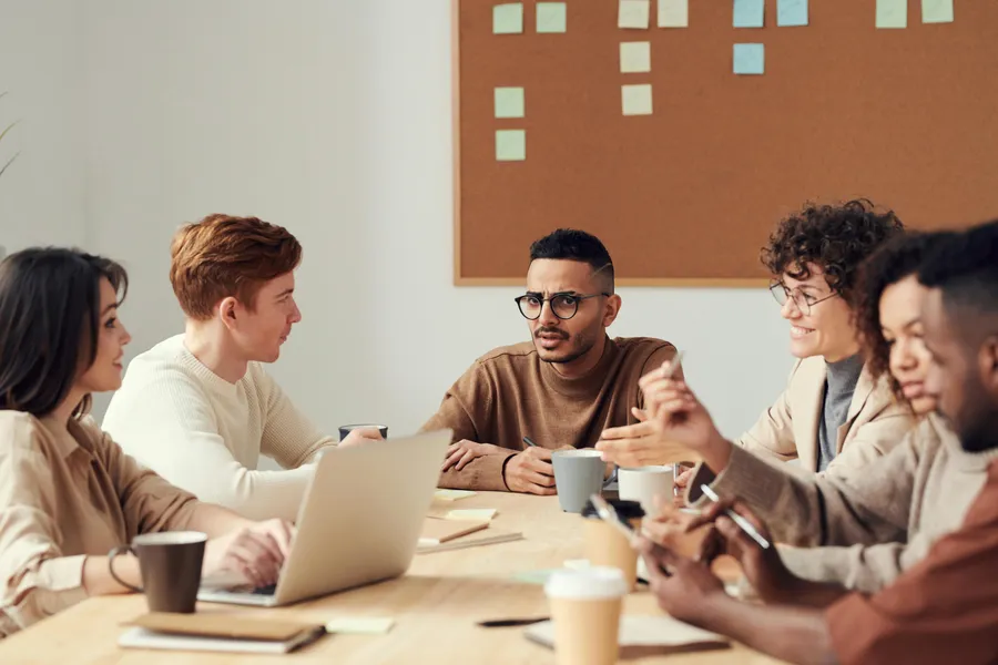 Study exploring how humor patterns in business meetings positively impact team performance, using Mangold INTERACT for video coding and sequential analysis.
